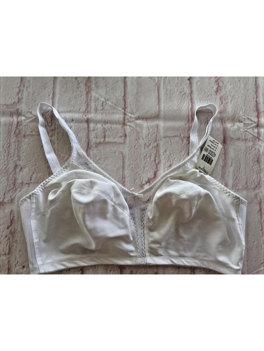 NWT Carnival 42DDD Style 620 White Unlined Wire Free Bra